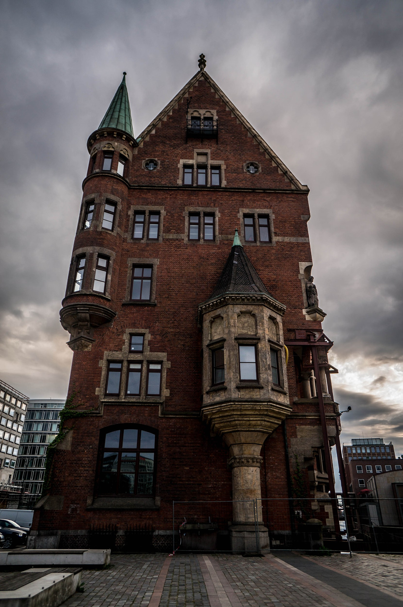 Sony Alpha NEX-5R sample photo. Speicherstadt building photography