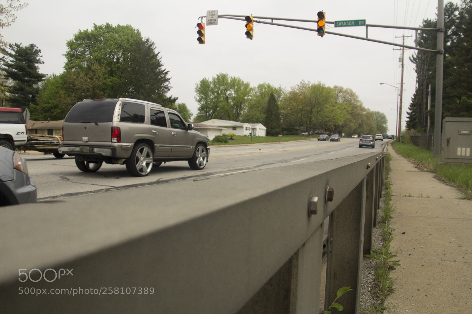 Canon EOS 1200D (EOS Rebel T5 / EOS Kiss X70 / EOS Hi) sample photo. Driving past swanson drive photography