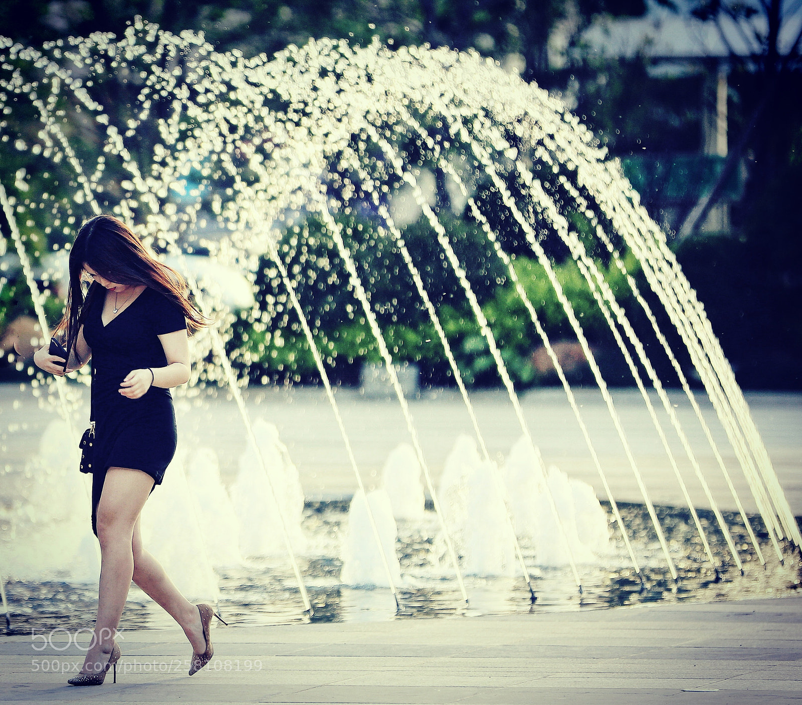 Canon EOS 6D Mark II sample photo. 一低头 photography