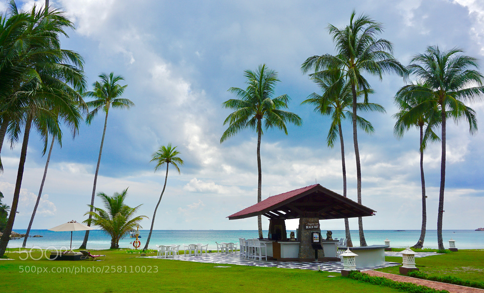 Sony a6000 sample photo. The beach side bar photography