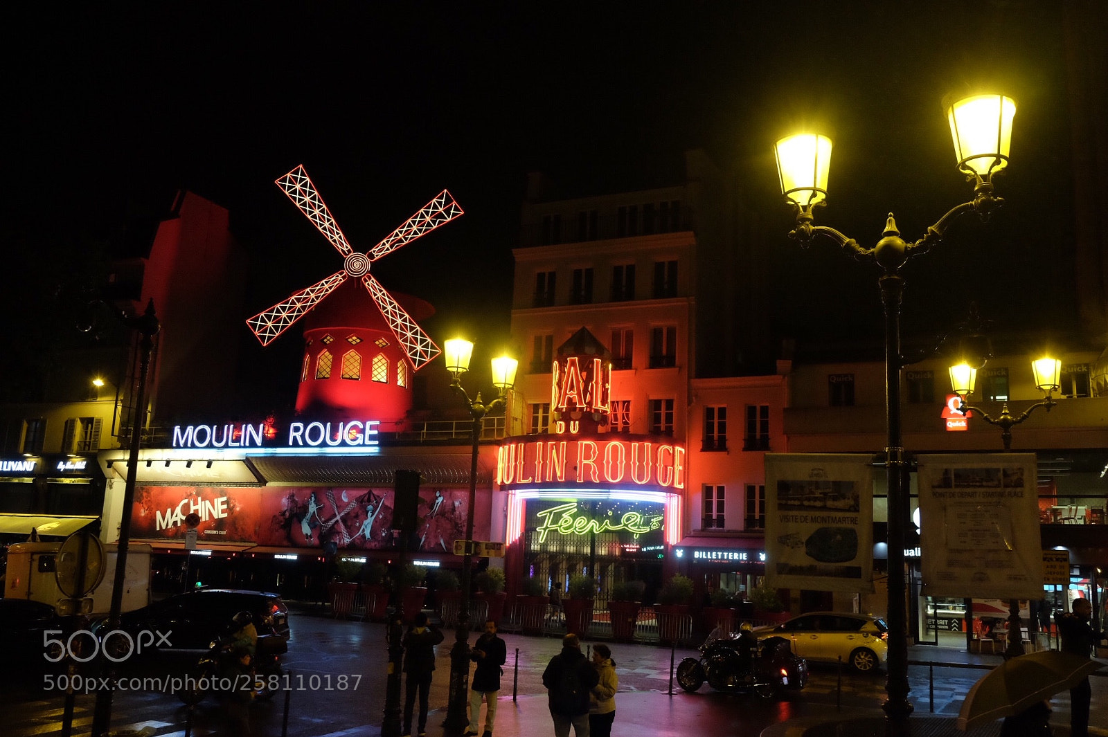 Fujifilm X-T10 sample photo. Moulin rouge in paris photography