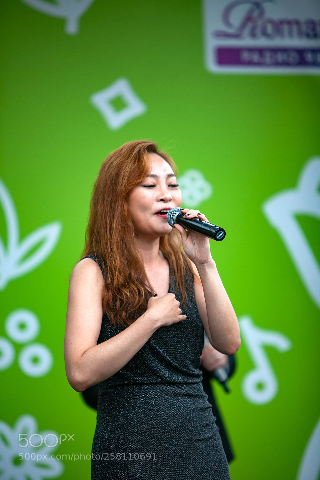 Canon EOS 5D Mark II sample photo. Maytree in moscow photography