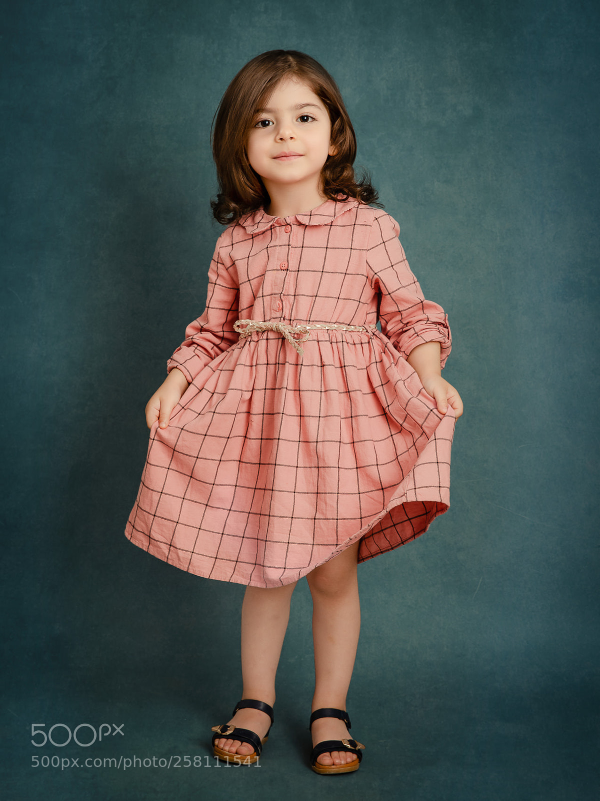 Canon EOS 5D Mark IV sample photo. Small girl photography