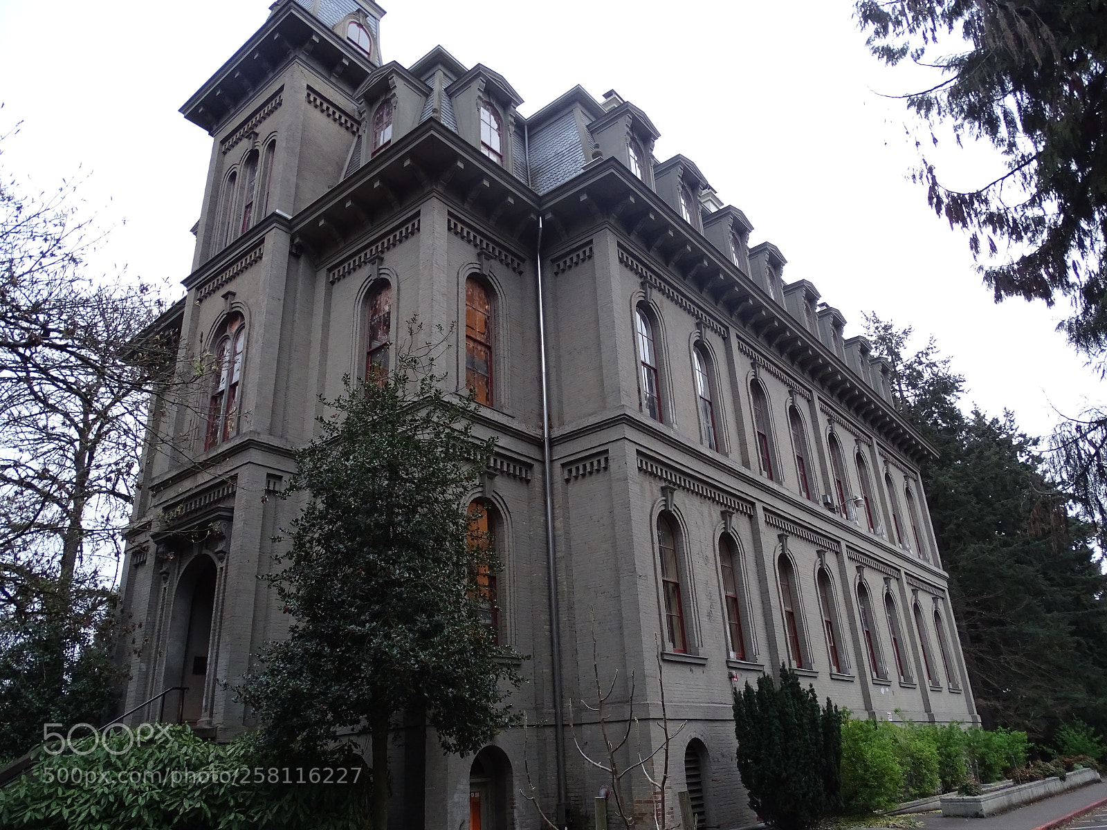 Sony Cyber-shot DSC-HX400V sample photo. Building photography