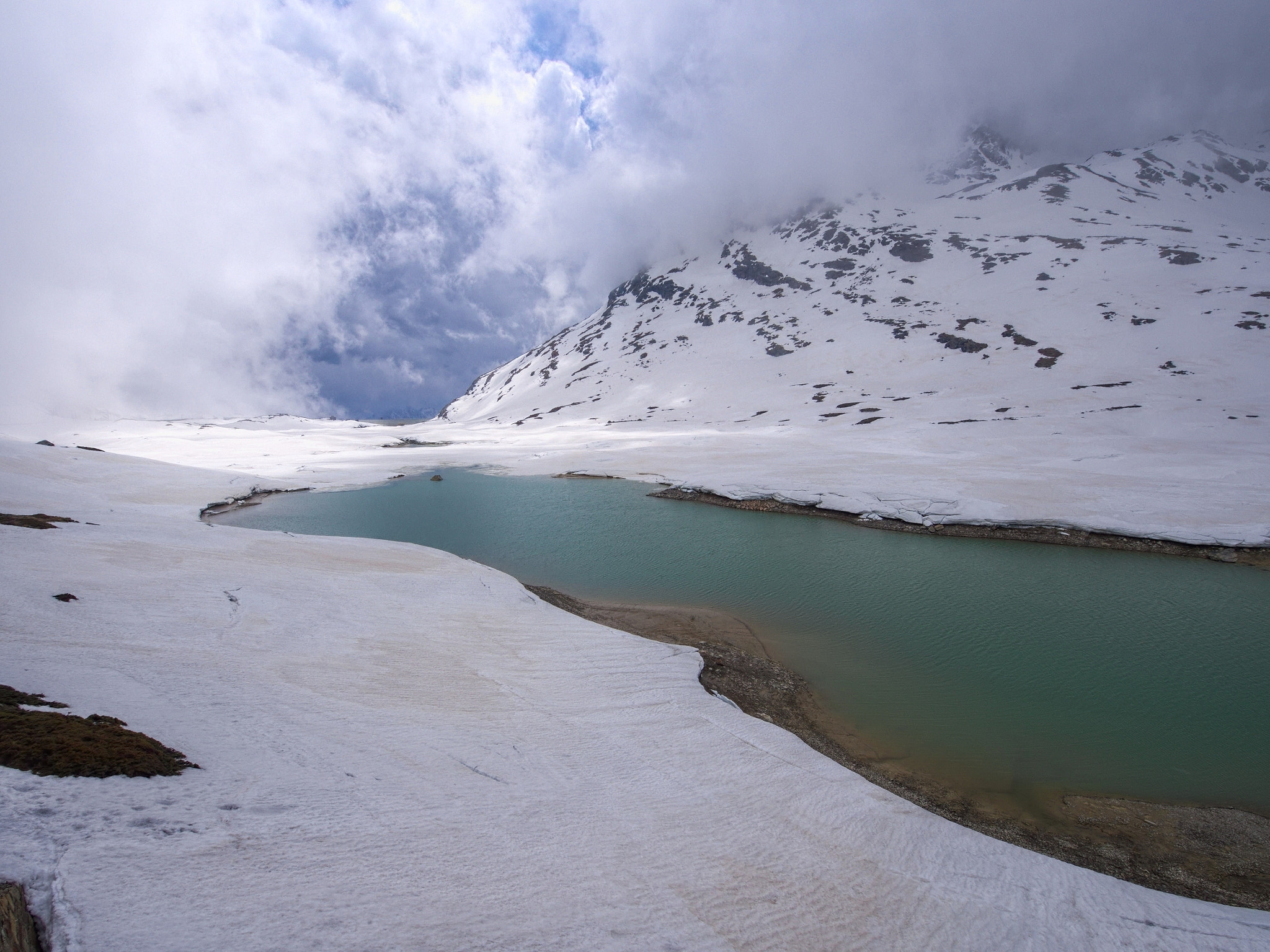 Olympus PEN E-PL5 sample photo. Cold lake photography