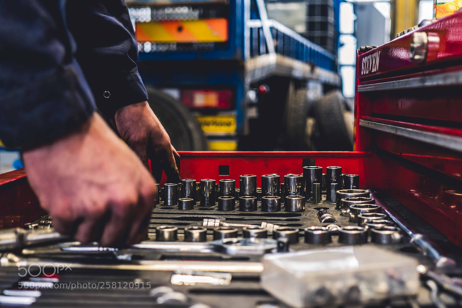 Sony a6300 sample photo. A garage photography