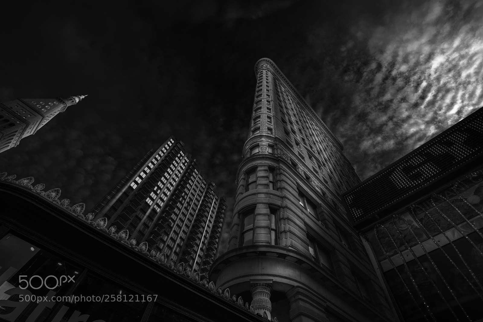Nikon D810 sample photo. The flatiron in black photography