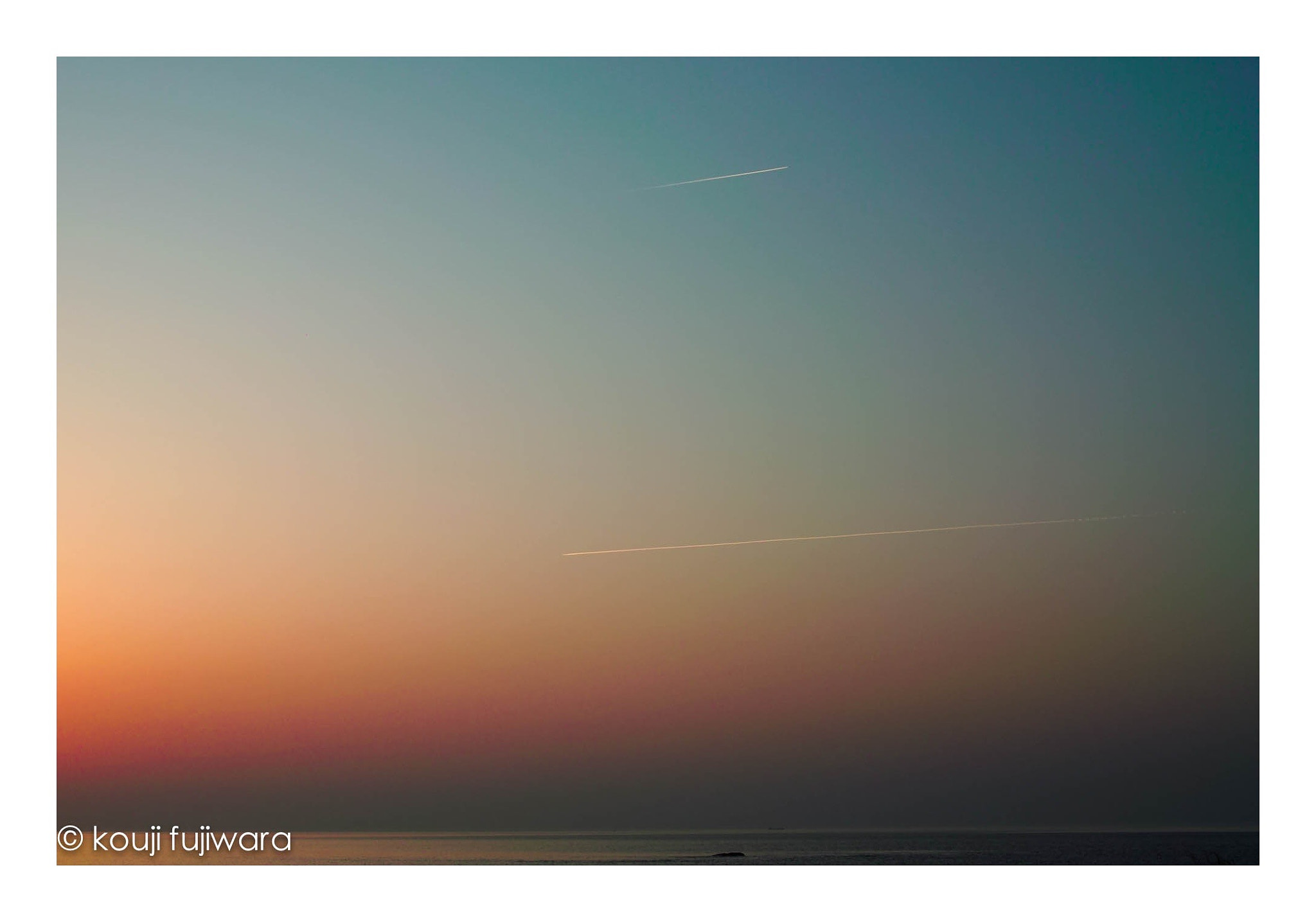 Sigma DP2 sample photo. Contrail photography