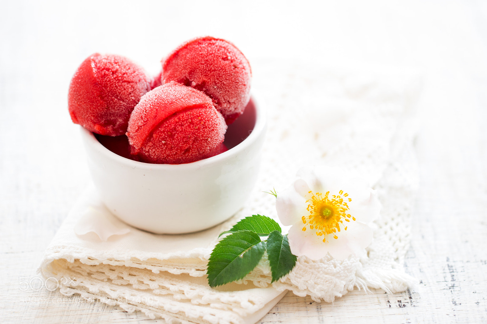 Canon EOS 600D (Rebel EOS T3i / EOS Kiss X5) sample photo. Strawberry sorbet photography