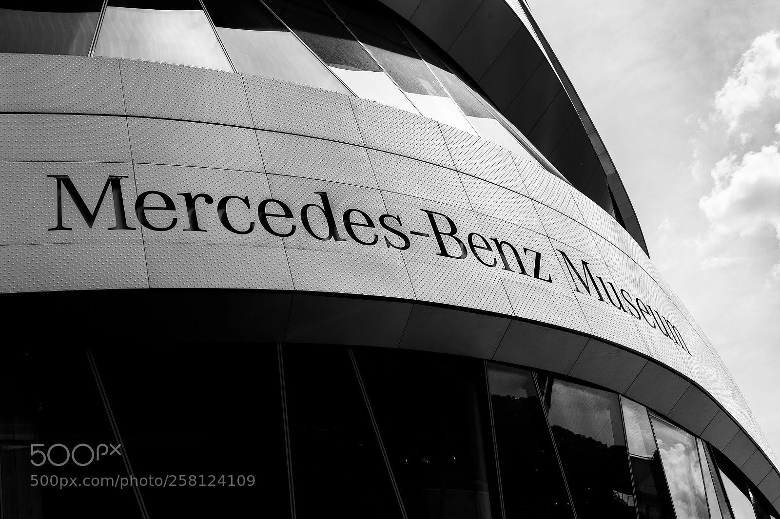 Nikon D4 sample photo. Mercedes-benz museum : stuttgart : germany photography