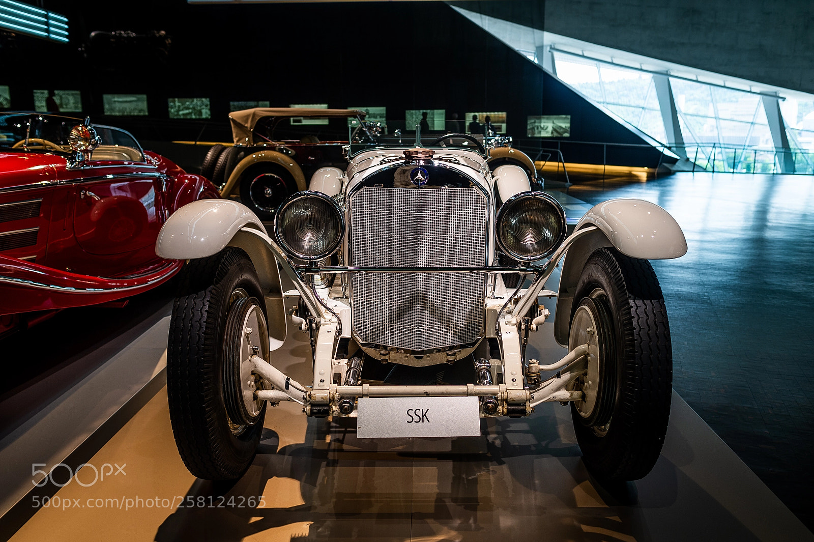 Nikon D4 sample photo. Mercedes-benz museum : stuttgart : germany photography