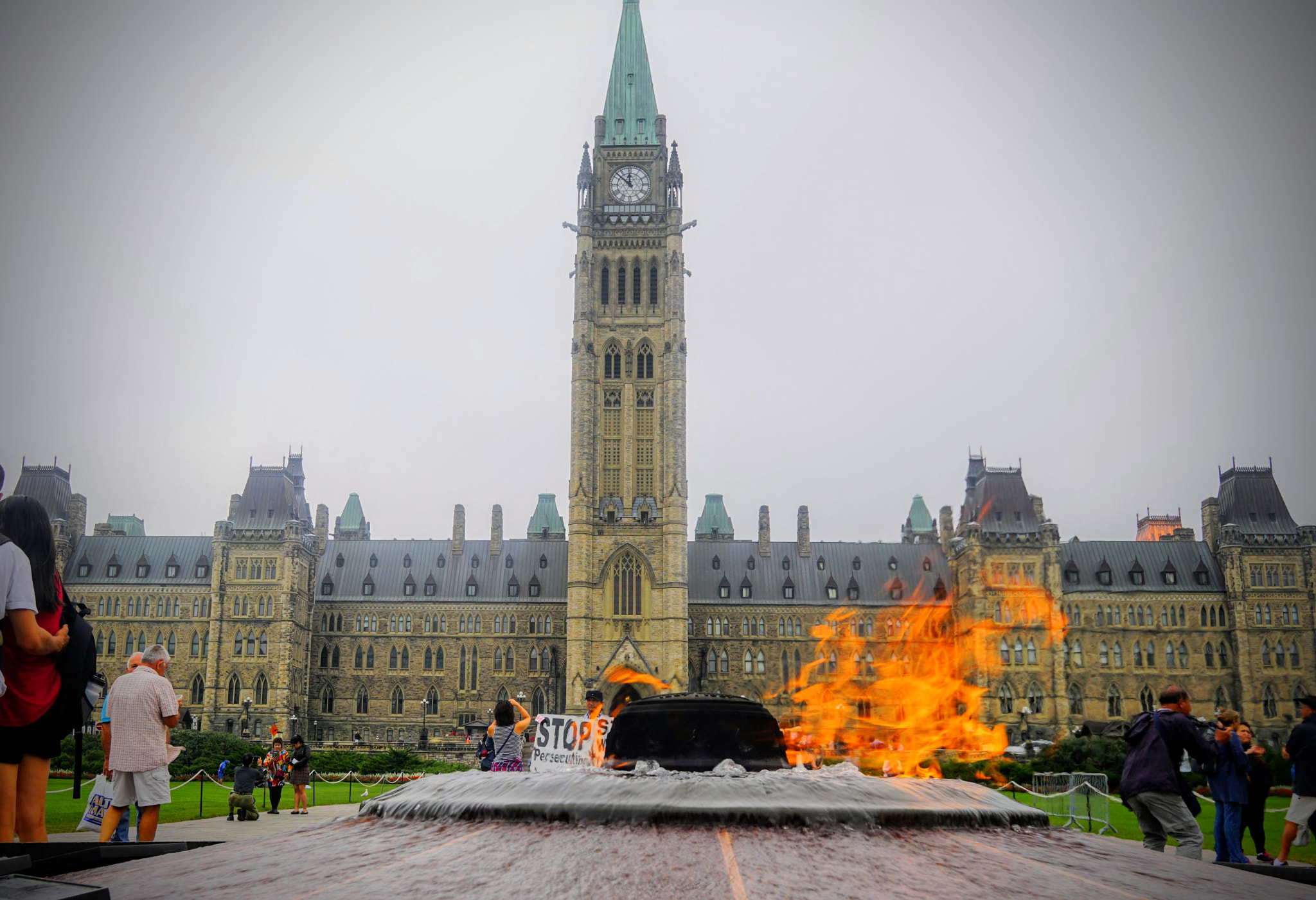 Sony a6300 + Sigma 19mm F2.8 EX DN sample photo. Parliament hill photography