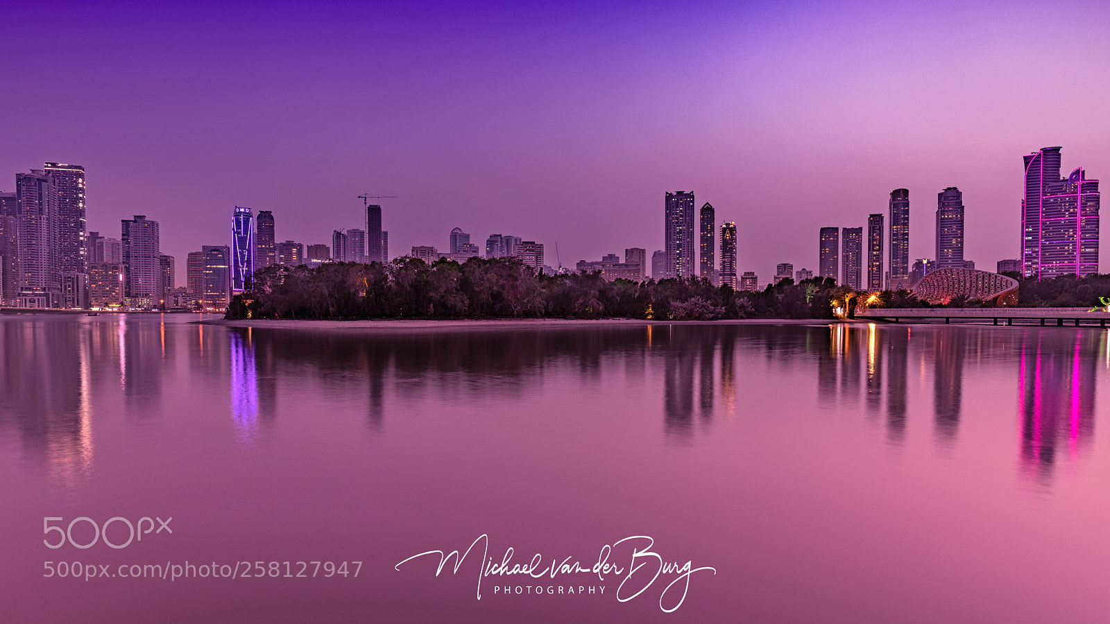 Canon EOS 5D Mark IV sample photo. Sharjah buhairah corniche photography