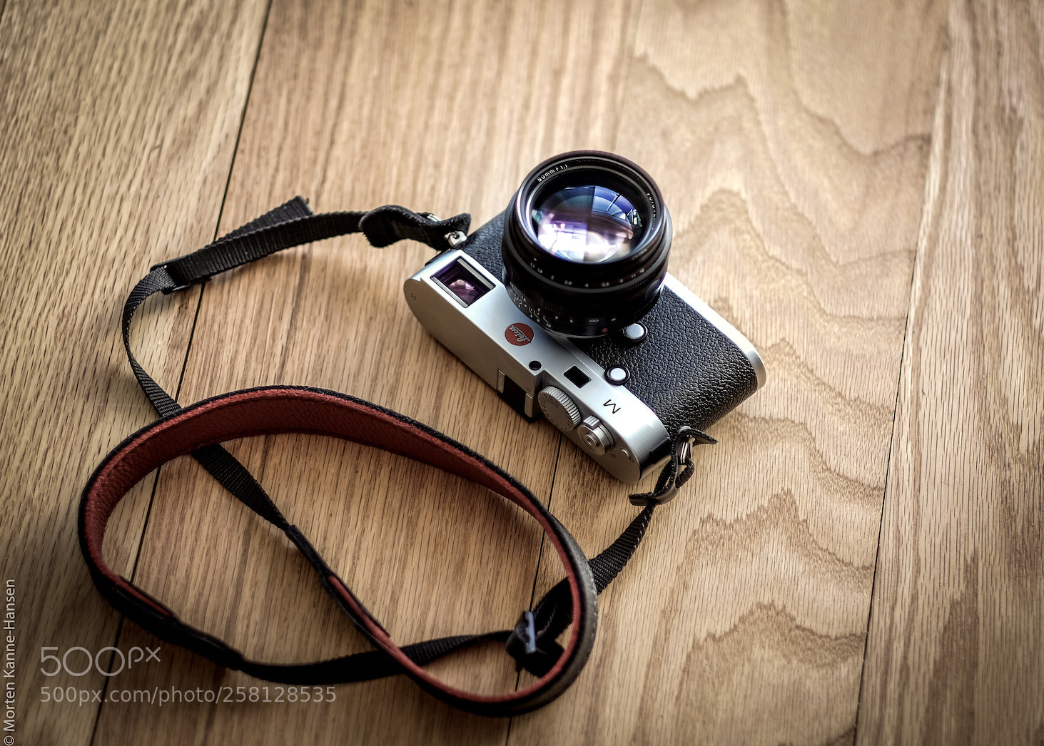 Fujifilm X-T20 sample photo. Leica love photography
