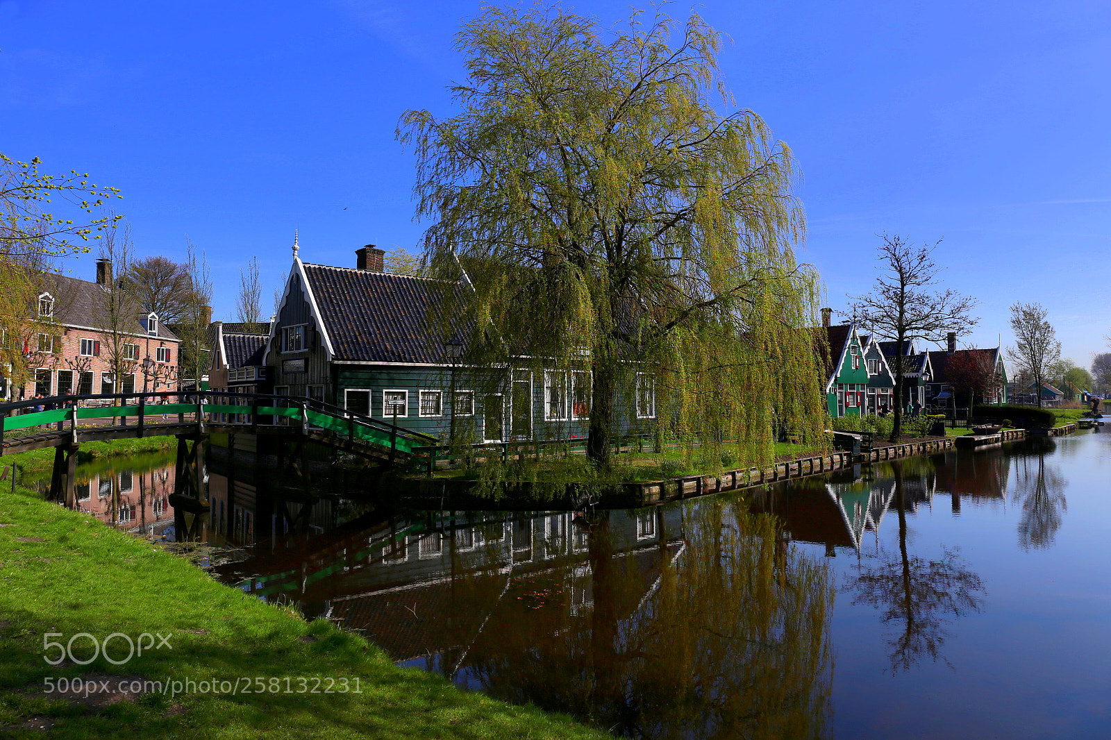 Canon EF 24-70mm F4L IS USM sample photo. Zaanse schans village photography