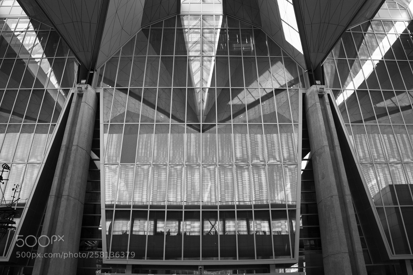Canon EOS 550D (EOS Rebel T2i / EOS Kiss X4) sample photo. Saint-petersburg's airport photography
