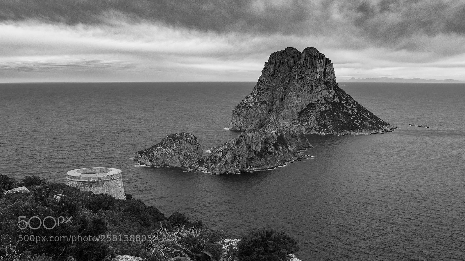 Canon EOS 100D (EOS Rebel SL1 / EOS Kiss X7) sample photo. The rock and the photography