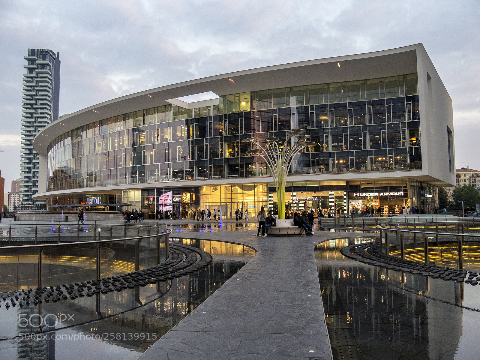 Olympus OM-D E-M10 II sample photo. Modern buildings in gae photography