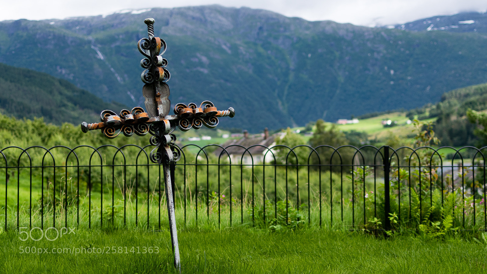Nikon D3300 sample photo. Cross in ulvik cemetery photography