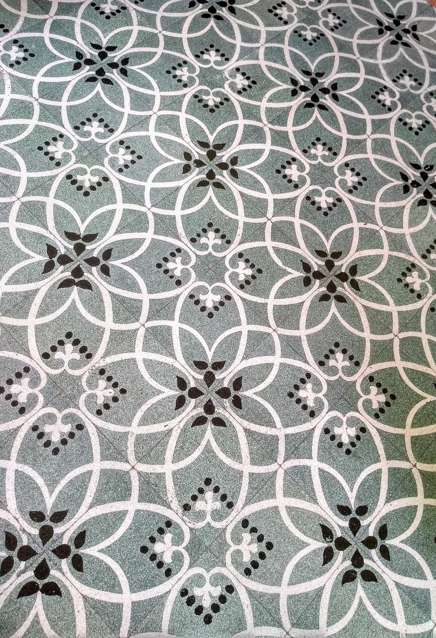 Motorola Moto G (5S) sample photo. Floor pattern photography