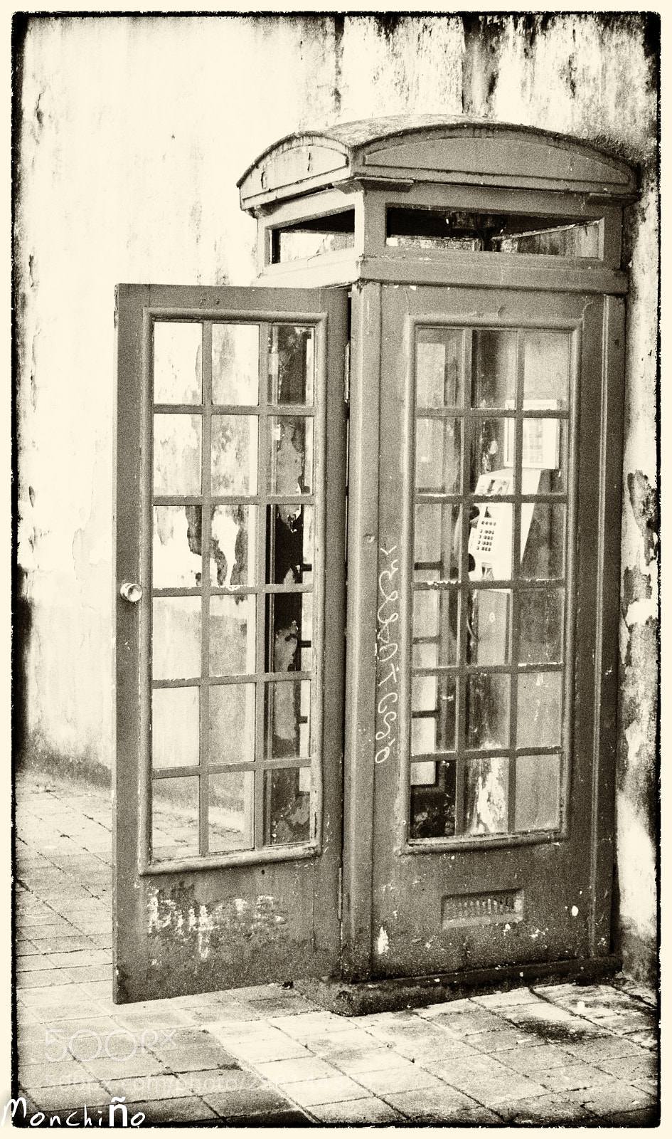 Nikon D5200 sample photo. Telephone photography