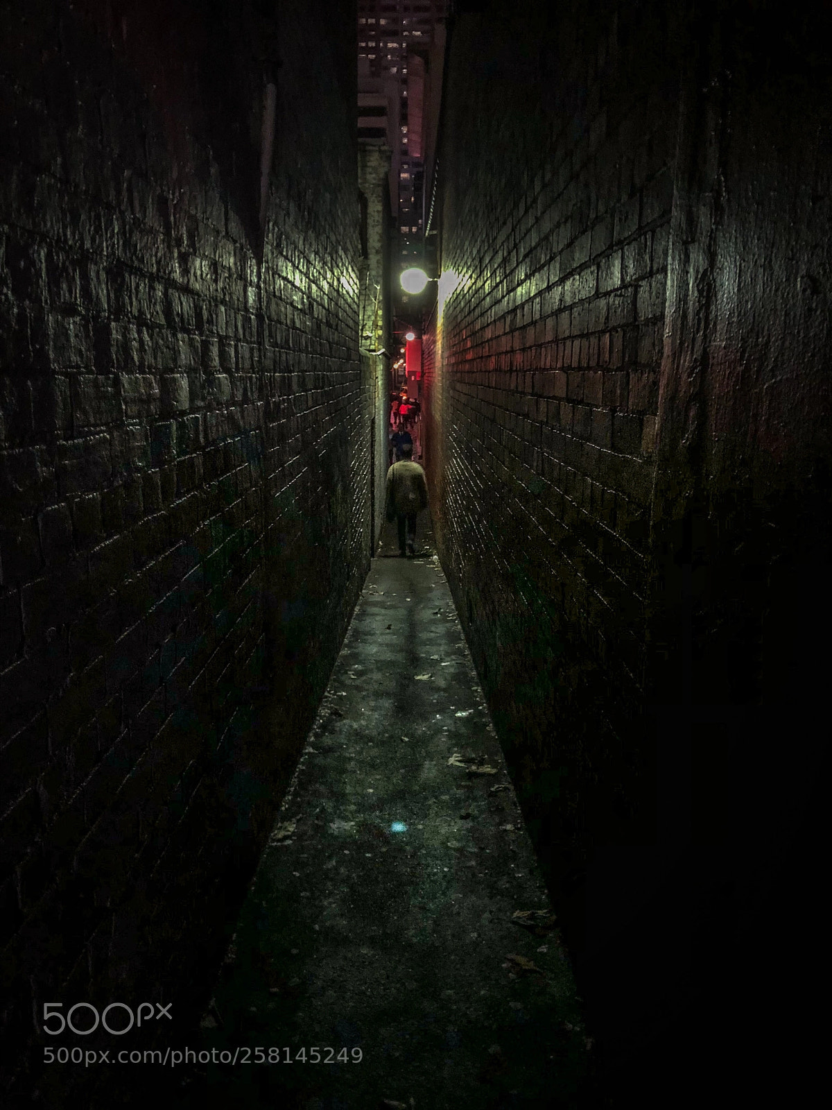 Apple iPhone X sample photo. Back lane photography