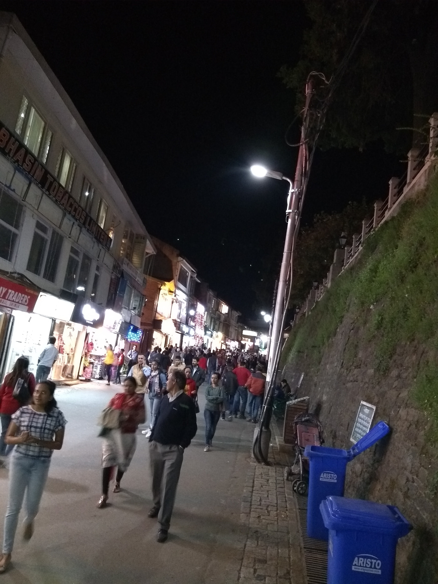 Motorola Moto G (5S) sample photo. The mall, shimla photography
