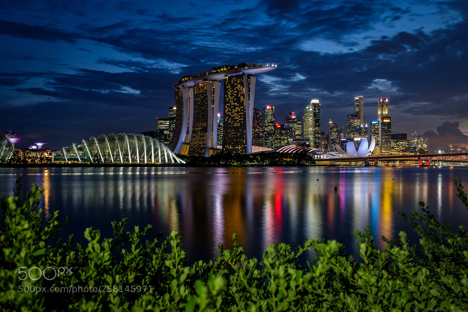 Fujifilm X100F sample photo. Singapore skyline photography