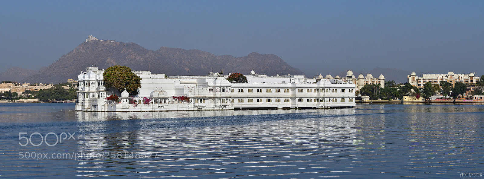 Nikon D500 sample photo. Perpetual drift : lake palace photography