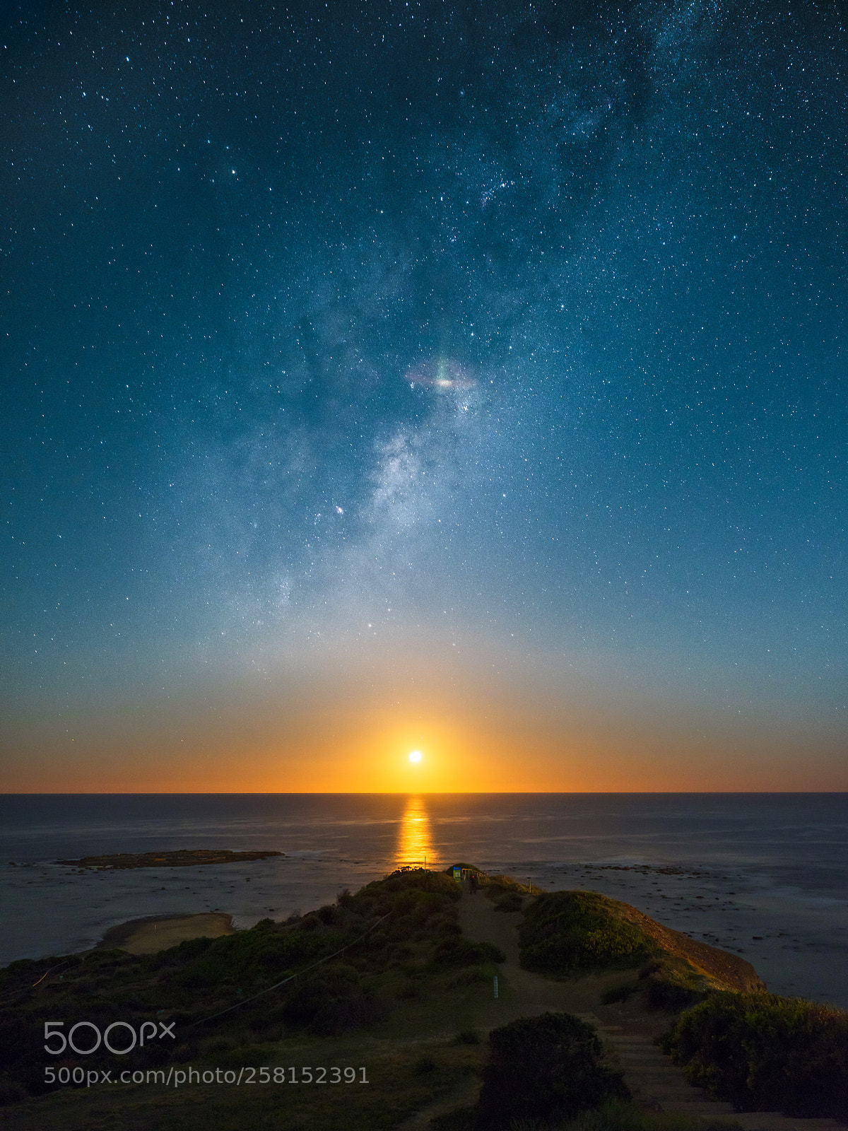 Fujifilm GFX 50S sample photo. Long reef point moonrise photography