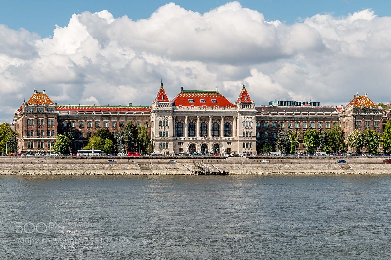 Canon EOS 70D sample photo. Будапештский университет photography
