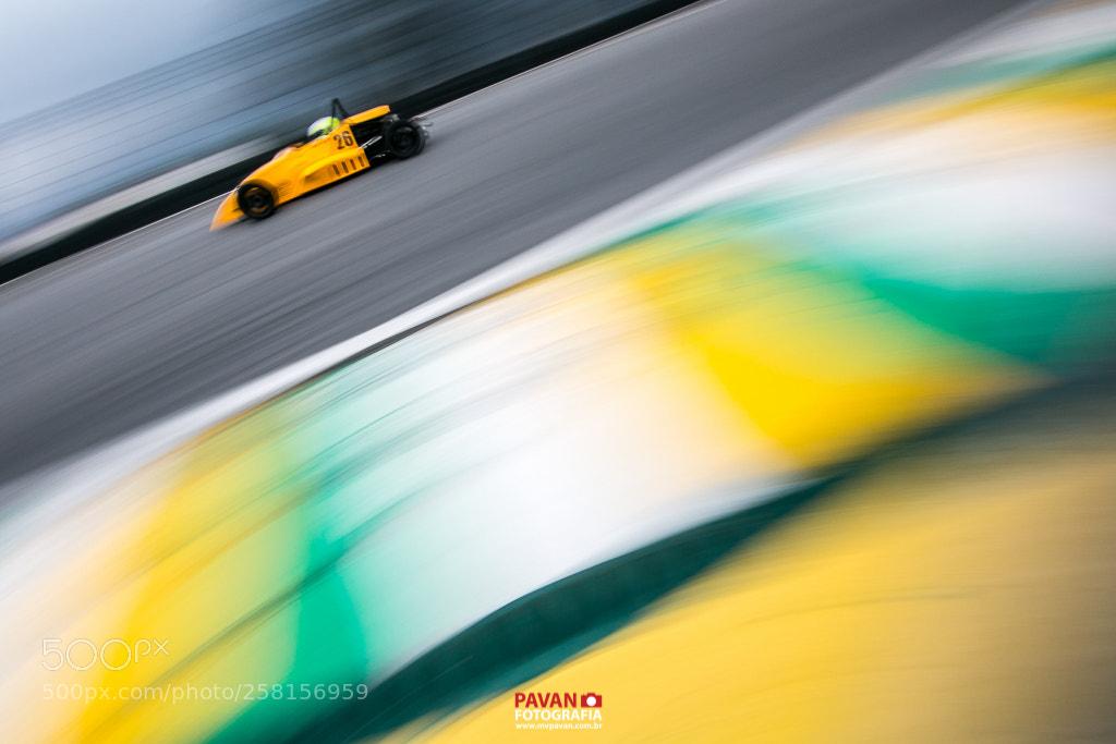 Canon EOS 70D sample photo. Yellow | formula photography