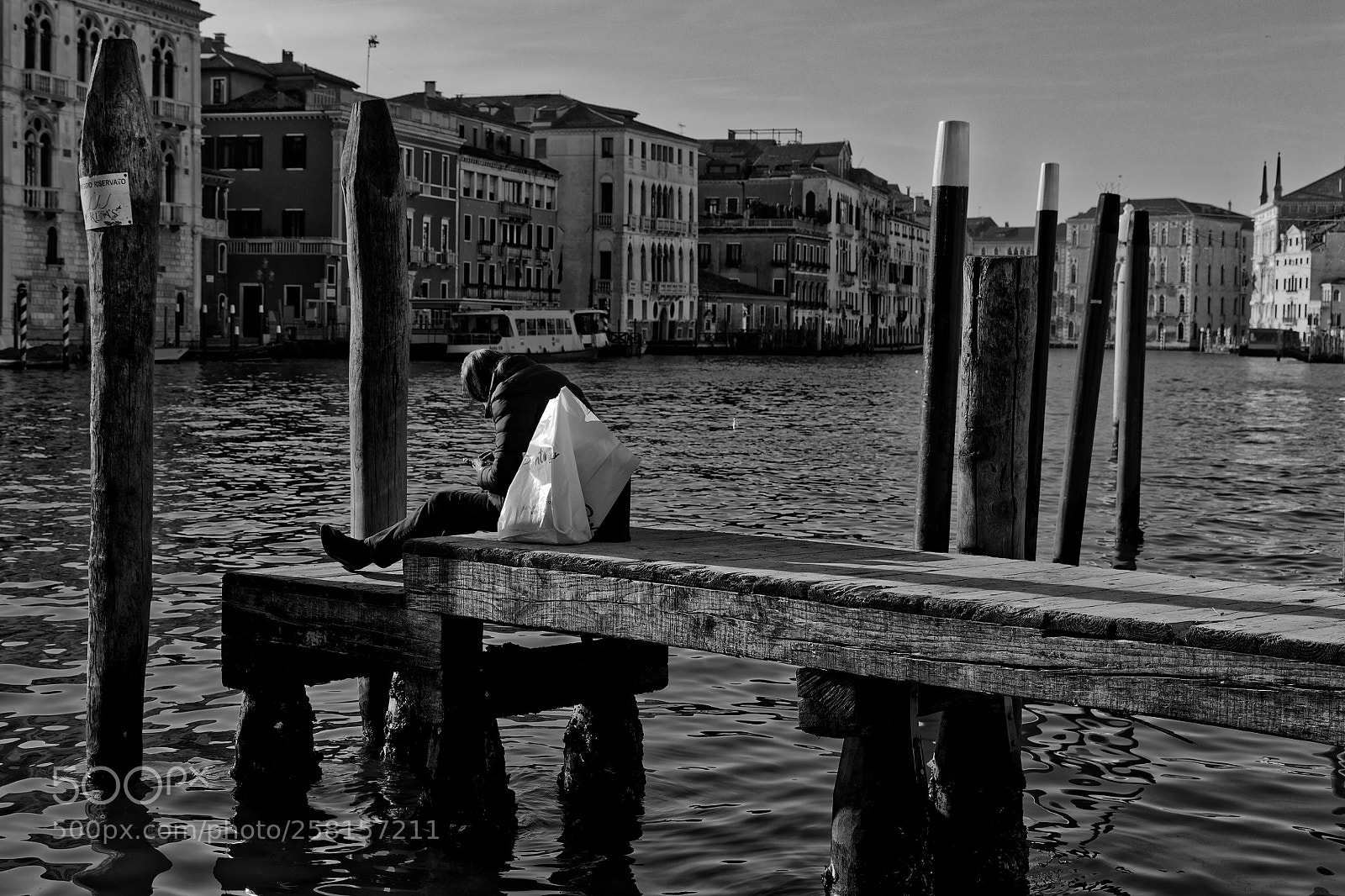 Canon EOS 6D + Canon EF 24-105mm F4L IS USM sample photo. Living in venice photography