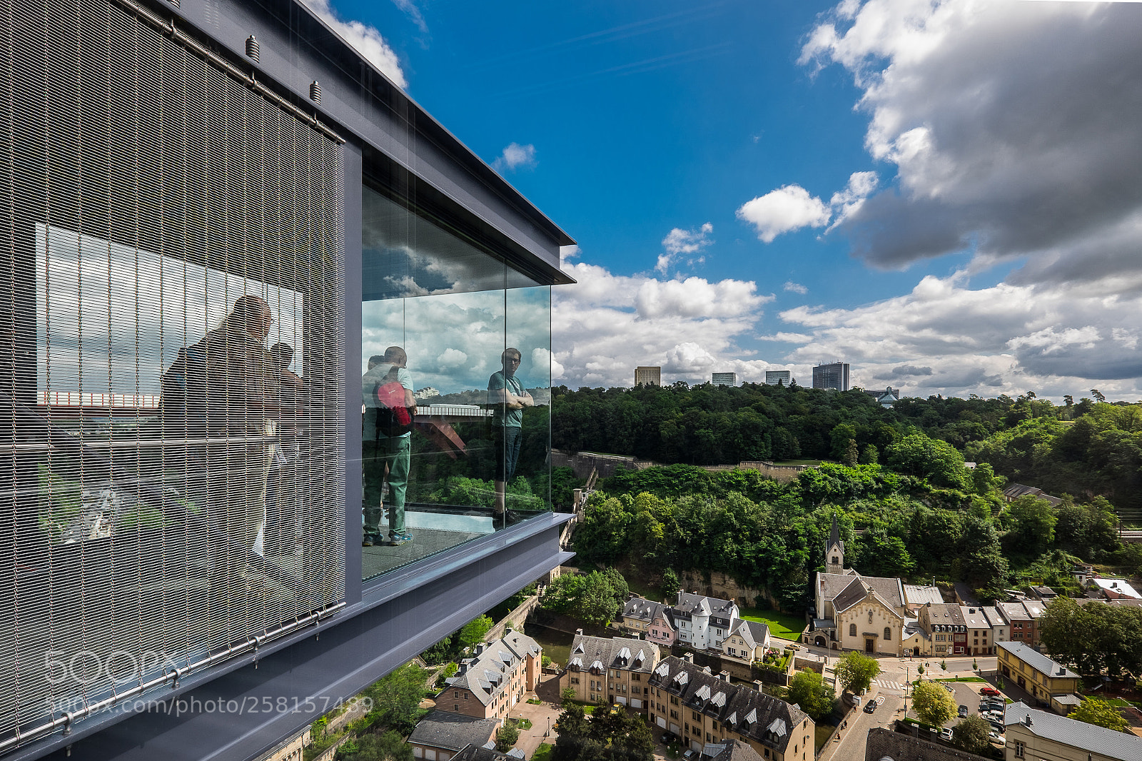 Fujifilm X-T1 sample photo. Skywalk photography