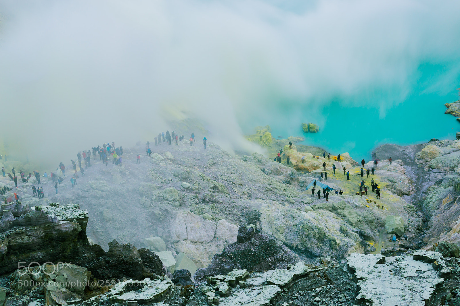 Canon EOS 6D sample photo. Crater lake photography