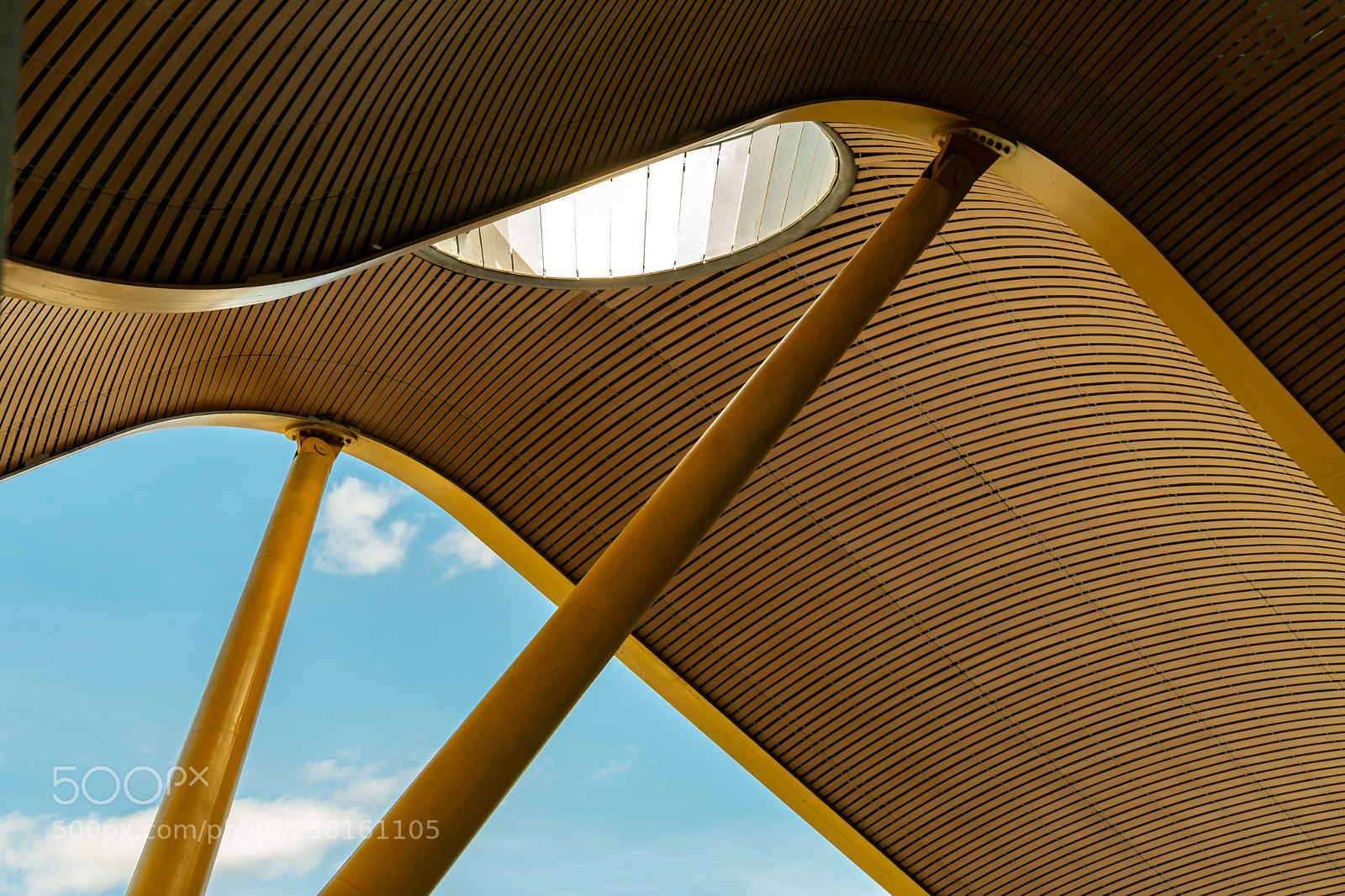 Nikon D3400 sample photo. Madrid airport t4 photography