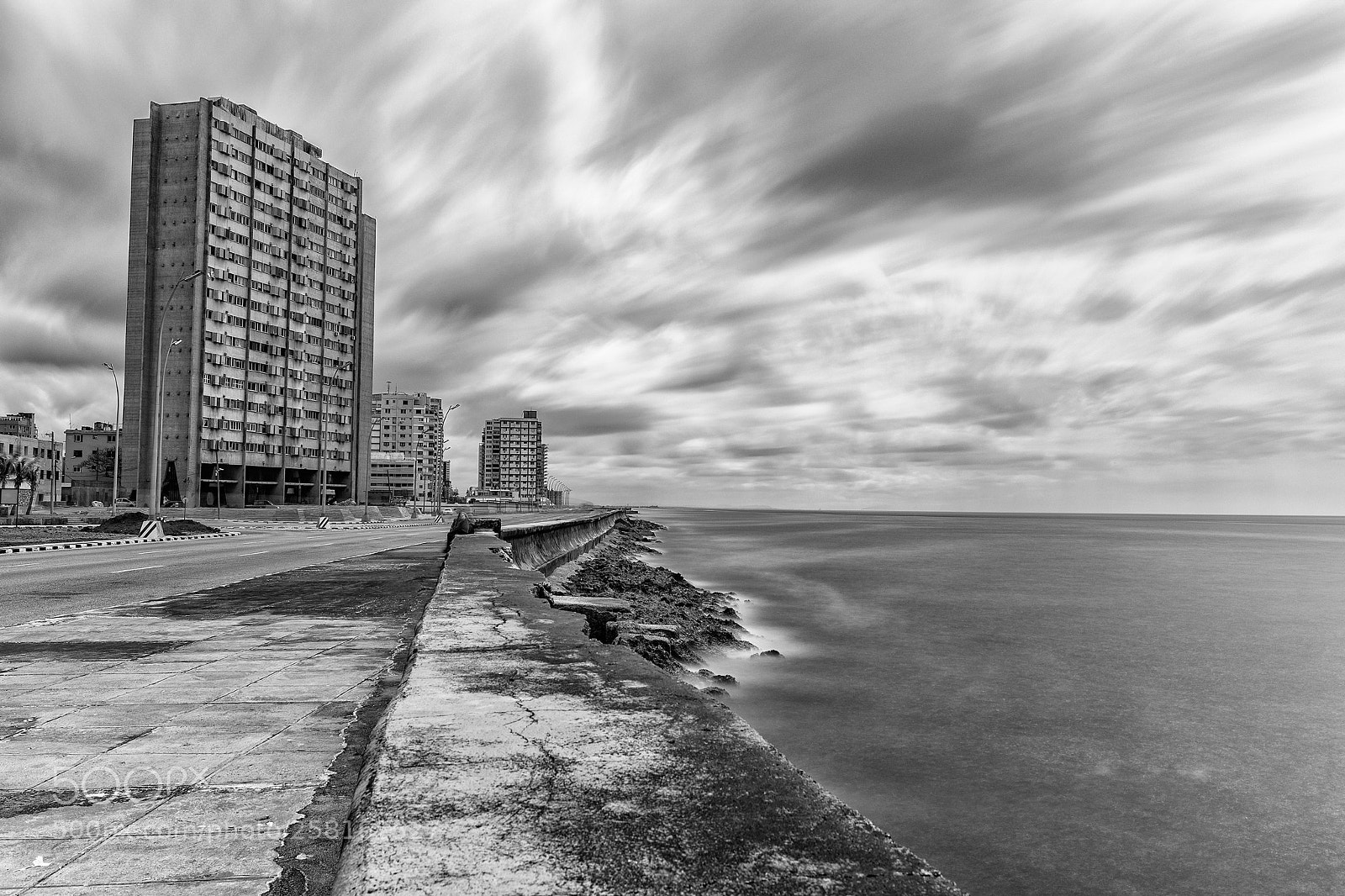 Canon EOS 5D Mark IV sample photo. El malecon in havana photography