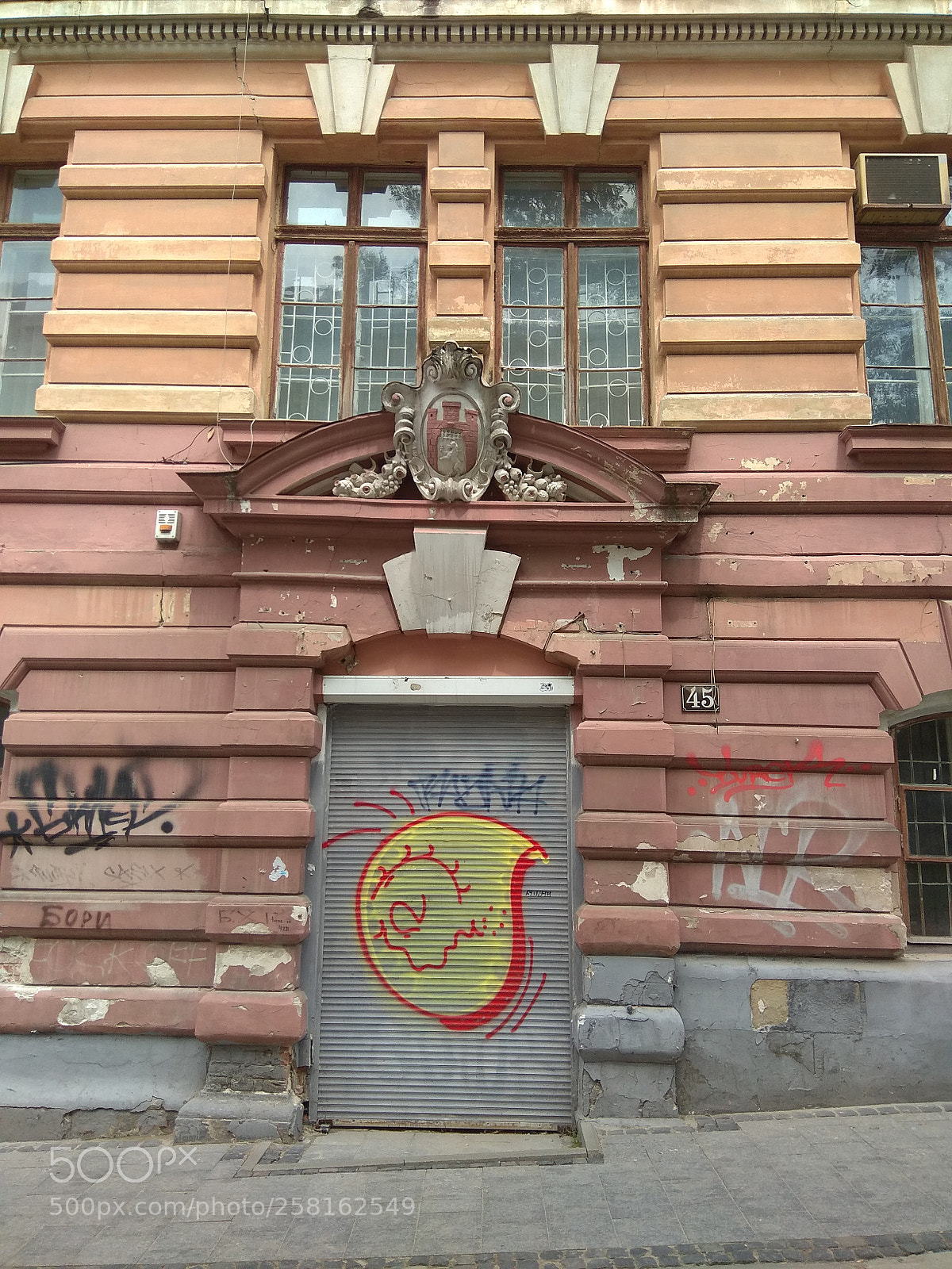 Xiaomi Redmi Note 4 sample photo. Street art doors photography