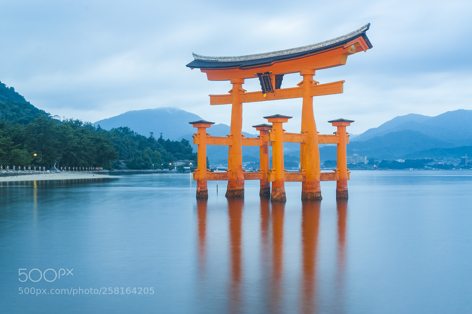 Canon EOS 450D (EOS Rebel XSi / EOS Kiss X2) sample photo. The great torii of photography