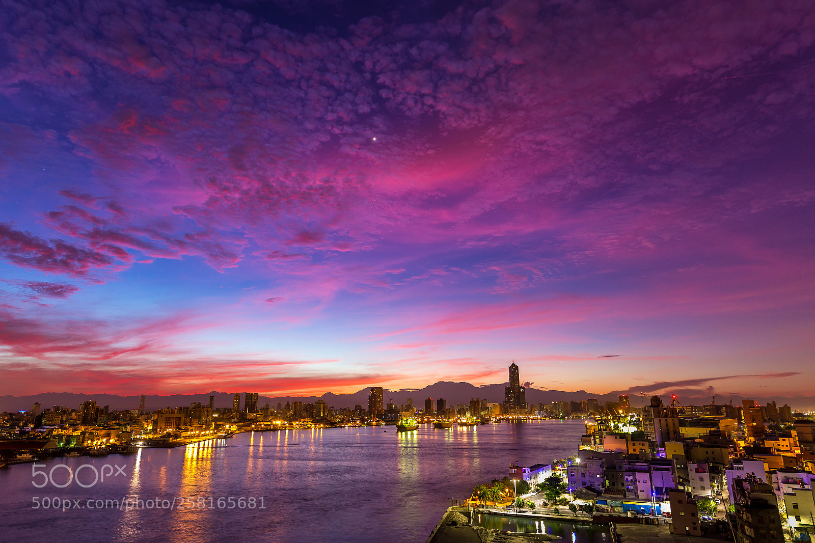 Canon EOS 6D sample photo. 俯瞰高雄港(overlooking kaohsiung harbor) photography