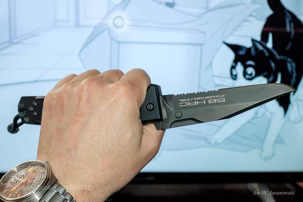 Fujifilm X100T sample photo. Extrema ratio m.p.c knife photography