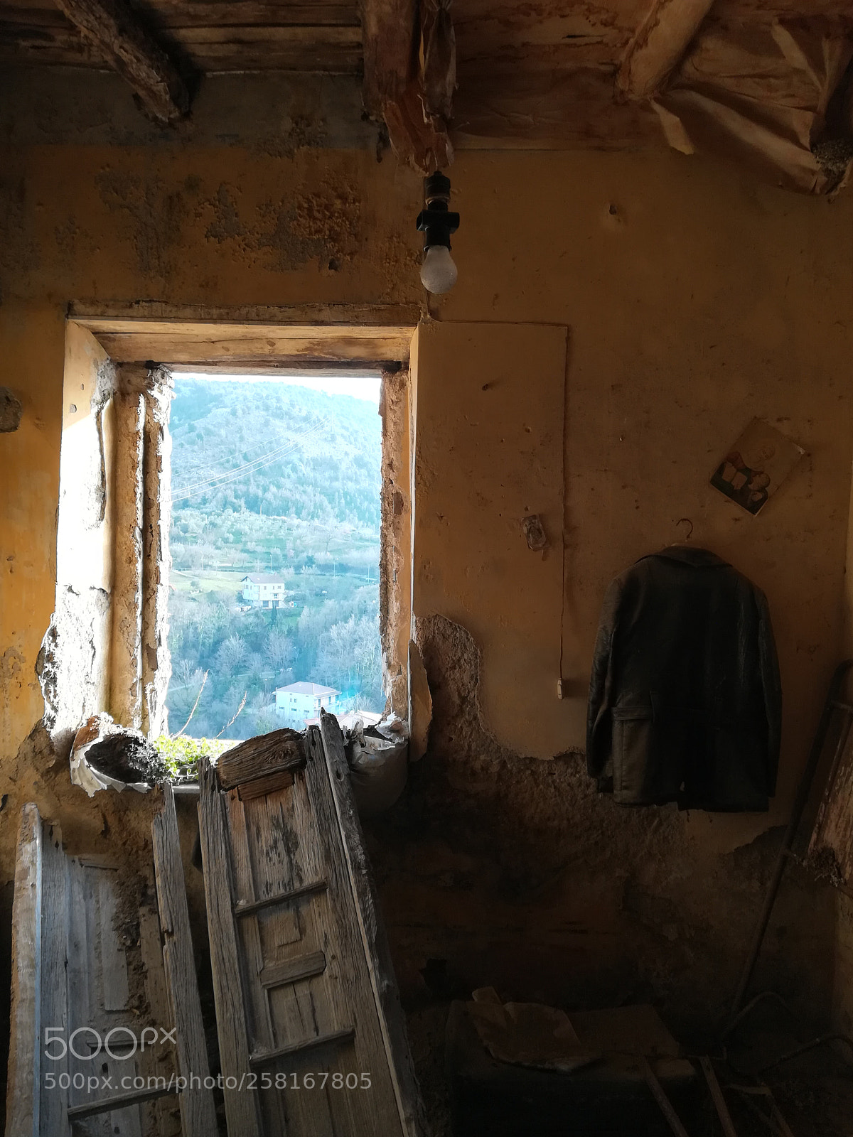 HUAWEI P10 lite sample photo. Dust and ruins photography