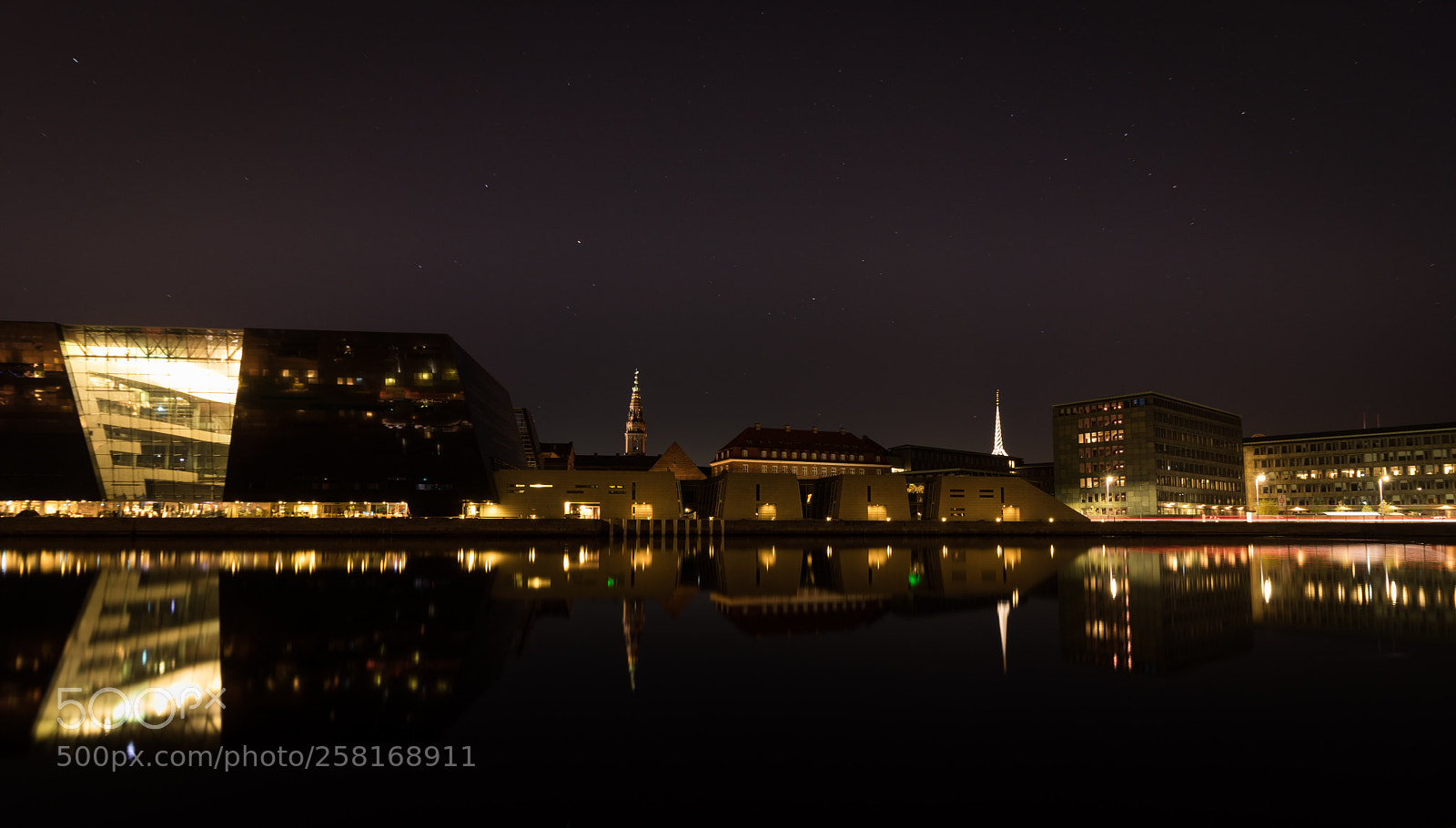 Canon EOS 77D (EOS 9000D / EOS 770D) sample photo. Nightly reflections og copenhagen photography