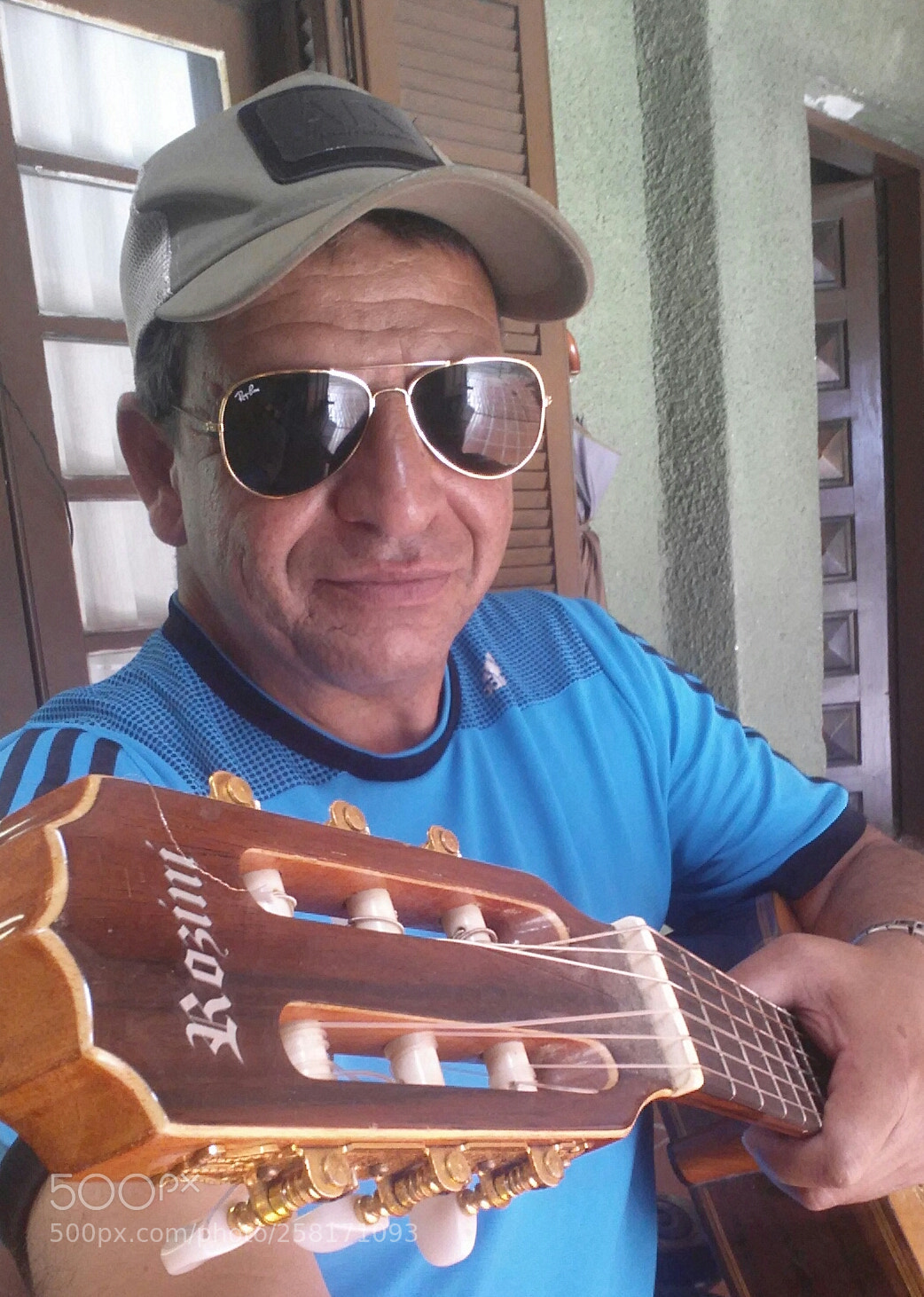 Samsung Galaxy S5 Mini sample photo. Show guitar photography