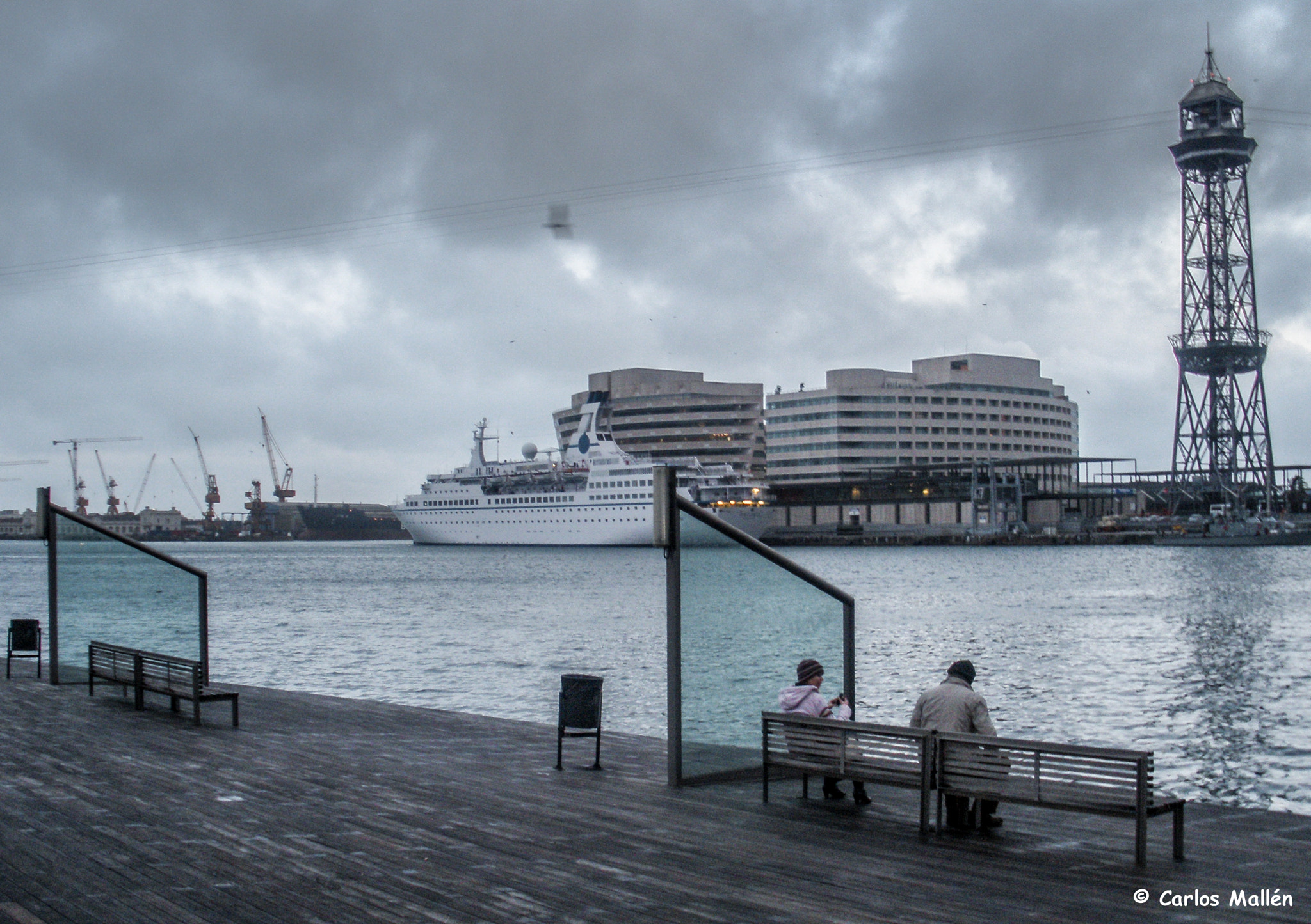 Olympus FE340,X855,C560 sample photo. Contemplando el atardecer en barcelona photography