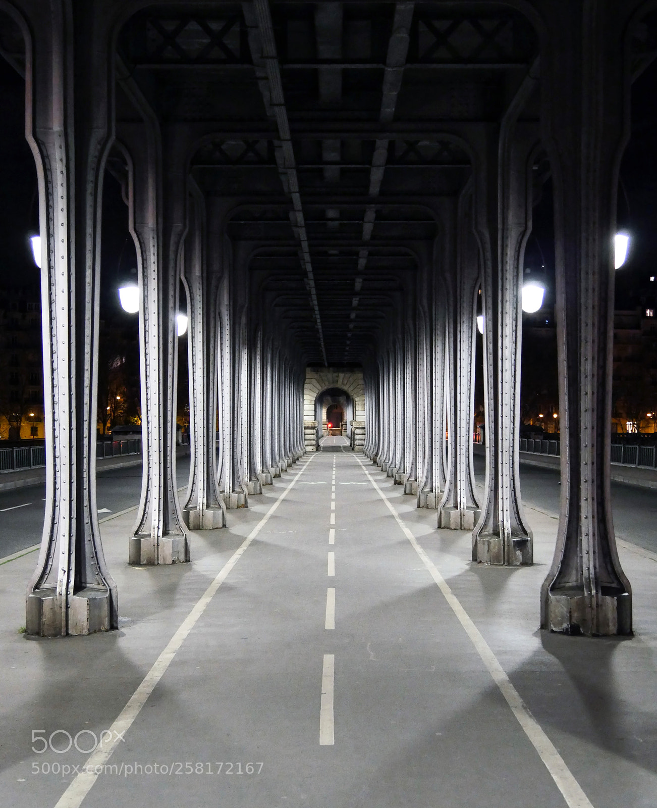 Panasonic Lumix DMC-GX8 sample photo. Under the underground photography