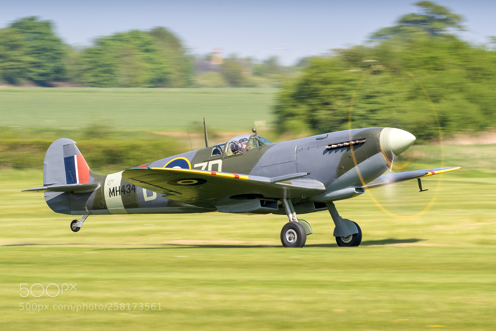 Canon EOS 7D Mark II sample photo. Spitfire ix mh434 photography