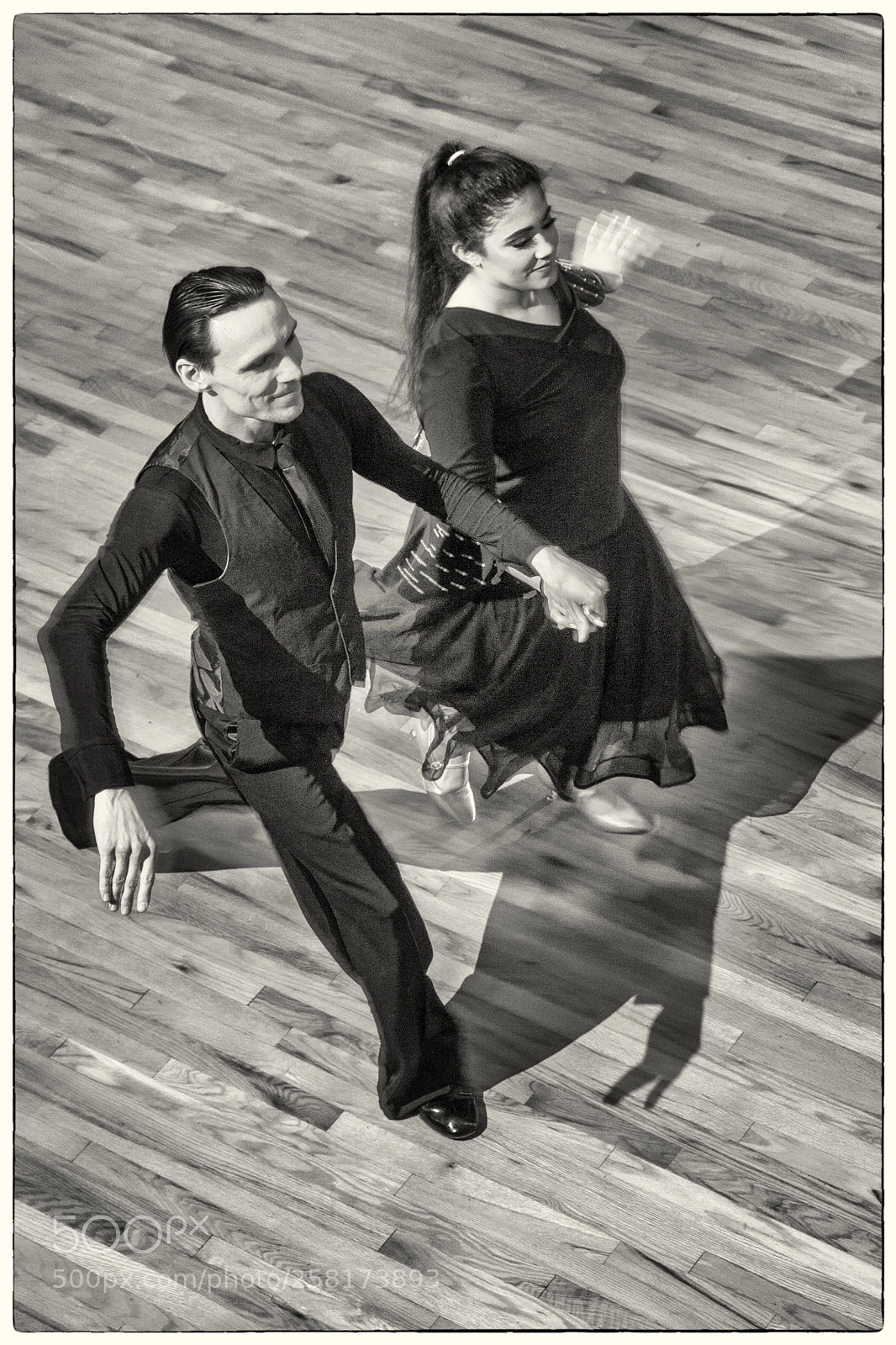 Sony Alpha NEX-7 sample photo. Striding dancers photography
