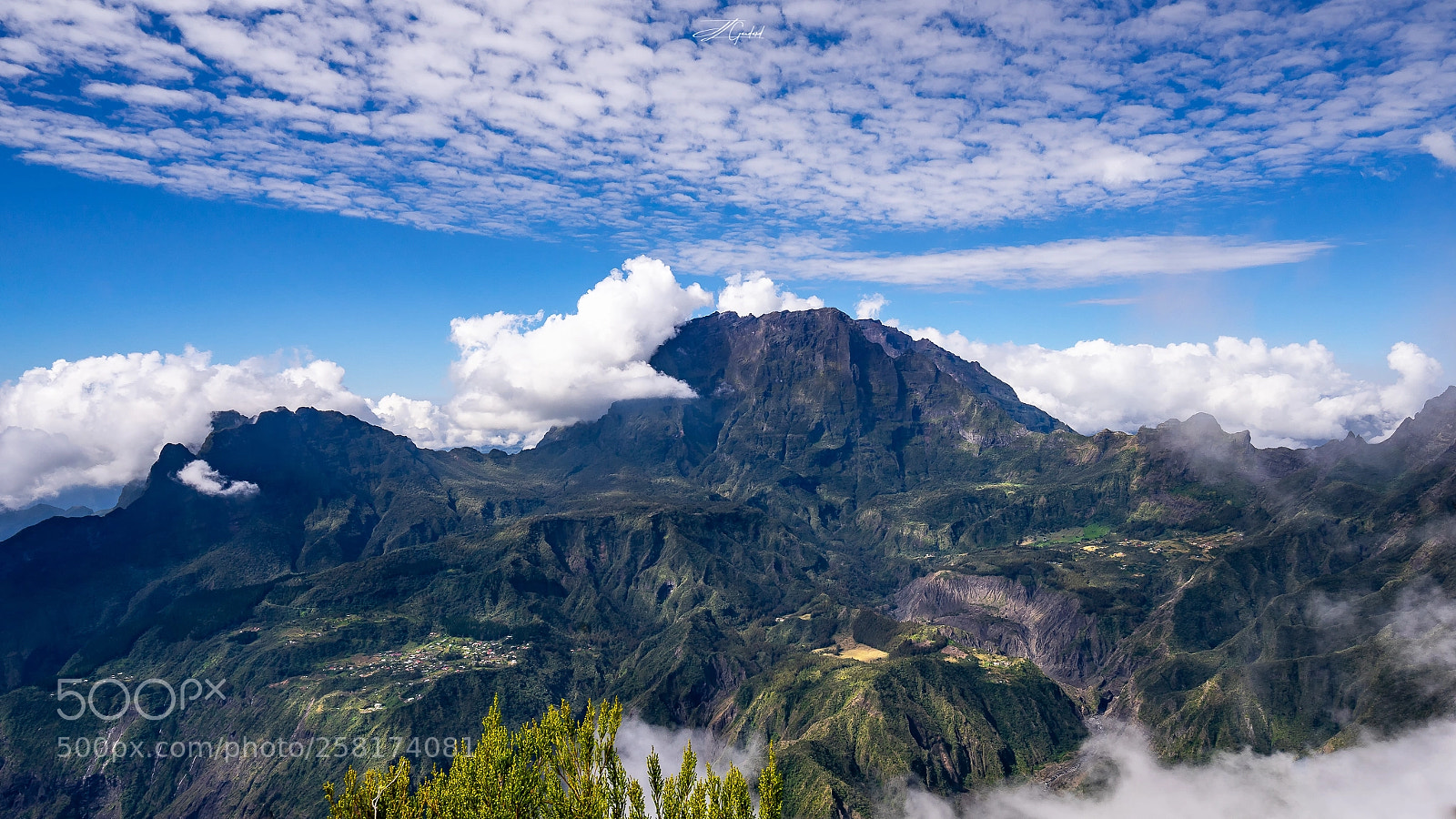 Sony a7 sample photo. Piton des neiges photography