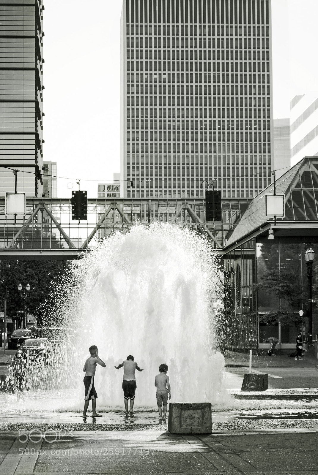 Sony SLT-A77 sample photo. Kids and water photography